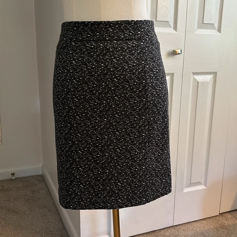 Michael Kors Black and White Stretch Pencil Skirt Size 2
